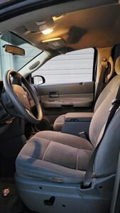 2005 Dodge Durango SLT   - Photo 9 - Converse, TX 78109