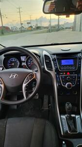 2013 Hyundai ELANTRA GT - Photo 12 - Converse, TX 78109