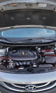 2013 Hyundai ELANTRA GT - Photo 16 - Converse, TX 78109