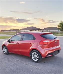 2012 Kia Rio 5-Door LX - Photo 5 - Converse, TX 78109
