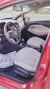 2012 Kia Rio 5-Door LX - Photo 8 - Converse, TX 78109