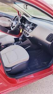 2012 Kia Rio 5-Door LX - Photo 13 - Converse, TX 78109