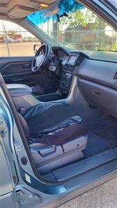 2005 Honda Pilot EX-L 4dr EX-L   - Photo 6 - Converse, TX 78109