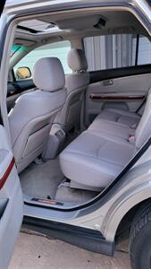 2005 Lexus RX 330   - Photo 8 - Converse, TX 78109