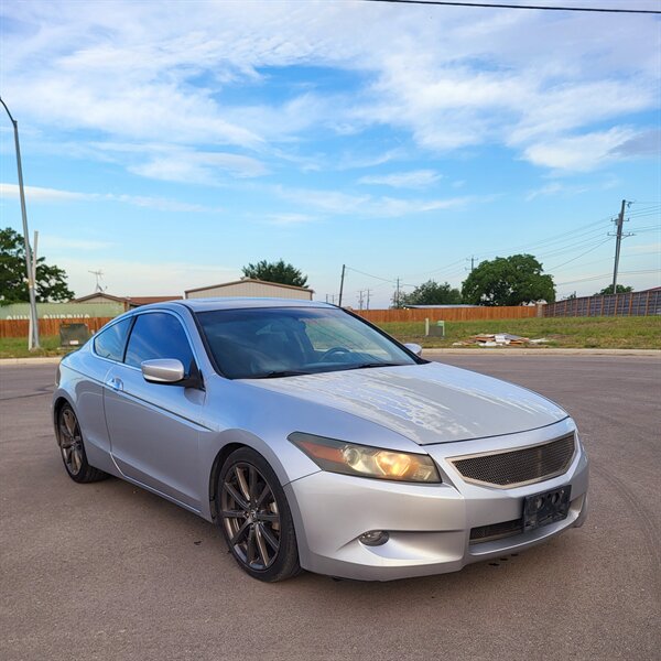 2010 Honda Accord EX-L V6 - Photo 1 - Converse, TX 78109