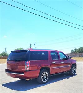 2008 GMC Yukon XL Denali   - Photo 4 - Converse, TX 78109