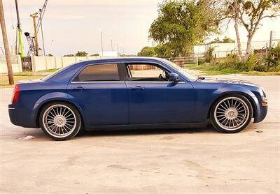 2009 Chrysler 300 Series Touring   - Photo 8 - Converse, TX 78109