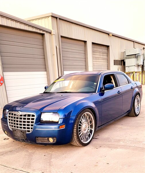 2009 Chrysler 300 Series Touring - Photo 1 - Converse, TX 78109