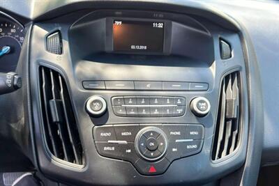 2018 Ford Focus SE Hatchback 4D   - Photo 18 - San Jose, CA 95128