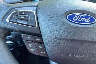 2018 Ford Focus SE Hatchback 4D   - Photo 15 - San Jose, CA 95128