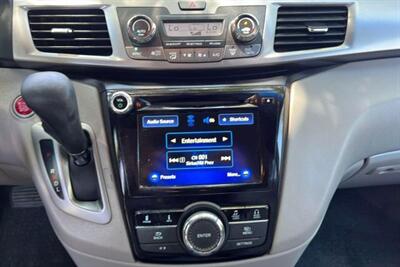 2016 Honda Odyssey SE Minivan 4D   - Photo 19 - San Jose, CA 95128