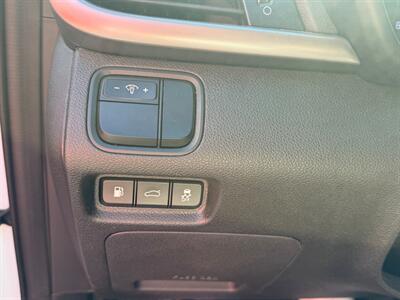2017 Kia Optima LX   - Photo 13 - Albany, OR 97322