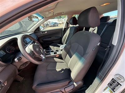2017 Kia Optima LX   - Photo 8 - Albany, OR 97322