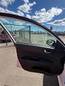 2017 Kia Optima LX   - Photo 12 - Albany, OR 97322
