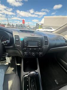 2018 Kia Forte LX   - Photo 17 - Albany, OR 97322