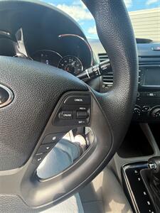 2018 Kia Forte LX   - Photo 13 - Albany, OR 97322