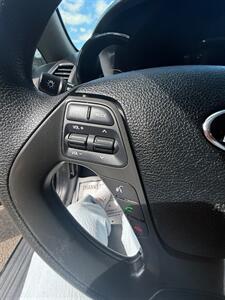 2018 Kia Forte LX   - Photo 14 - Albany, OR 97322