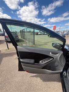 2018 Kia Forte LX   - Photo 12 - Albany, OR 97322
