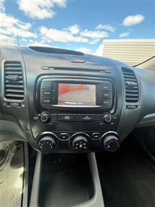 2018 Kia Forte LX   - Photo 15 - Albany, OR 97322