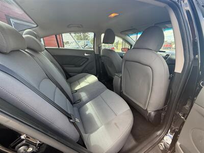 2018 Kia Forte LX   - Photo 8 - Albany, OR 97322