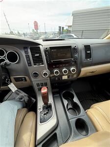 2012 Toyota Sequoia Platinum   - Photo 13 - Albany, OR 97322