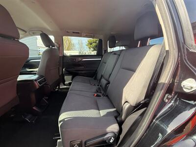 2018 Toyota Highlander LE Plus   - Photo 9 - Albany, OR 97322
