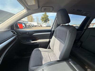 2018 Toyota Highlander LE Plus   - Photo 13 - Albany, OR 97322