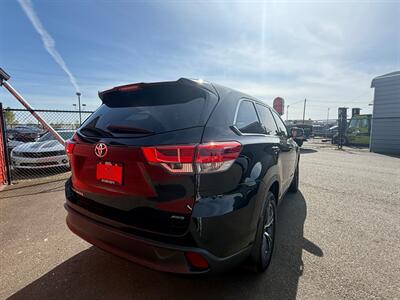 2018 Toyota Highlander LE Plus   - Photo 3 - Albany, OR 97322
