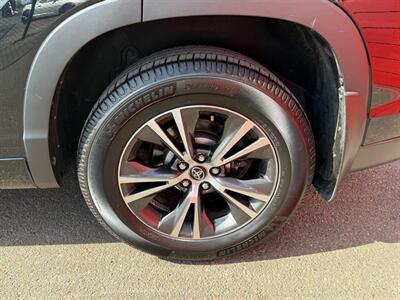 2018 Toyota Highlander LE Plus   - Photo 11 - Albany, OR 97322