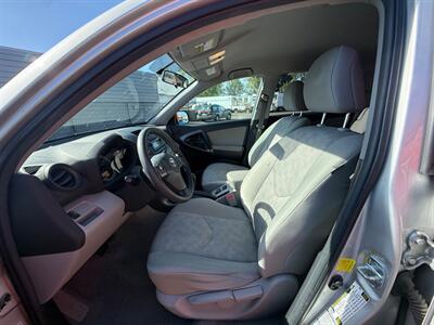 2012 Toyota RAV4   - Photo 8 - Albany, OR 97322
