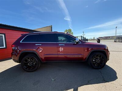 2020 Jeep Grand Cherokee Limited   - Photo 2 - Albany, OR 97322