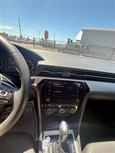 2021 Volkswagen Passat SE   - Photo 12 - Albany, OR 97322