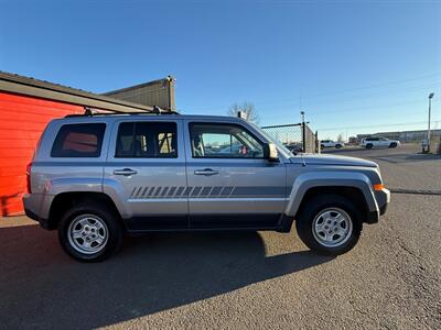 2017 Jeep Patriot Sport   - Photo 2 - Albany, OR 97322