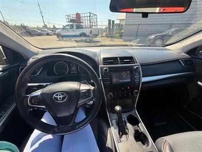 2016 Toyota Camry SE   - Photo 16 - Albany, OR 97322