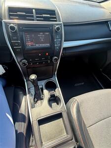 2016 Toyota Camry SE   - Photo 18 - Albany, OR 97322
