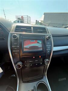 2016 Toyota Camry SE   - Photo 11 - Albany, OR 97322