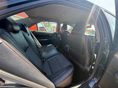 2016 Toyota Camry SE   - Photo 7 - Albany, OR 97322