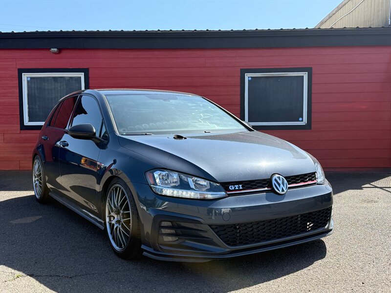 2018 Volkswagen Golf GTI S   - Photo 1 - Albany, OR 97322