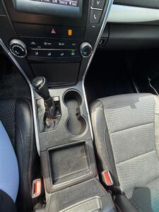 2015 Toyota Camry SE   - Photo 12 - Albany, OR 97322