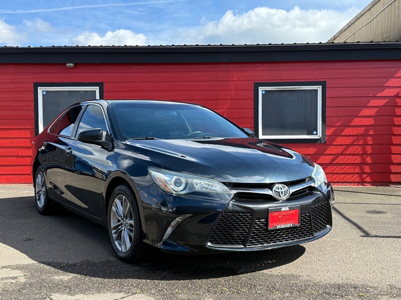 2015 Toyota Camry SE   - Photo 1 - Albany, OR 97322