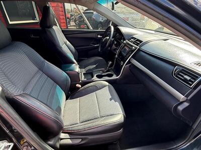 2015 Toyota Camry SE   - Photo 4 - Albany, OR 97322