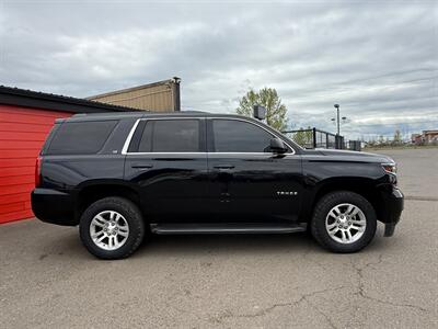2017 Chevrolet Tahoe LT   - Photo 2 - Albany, OR 97322