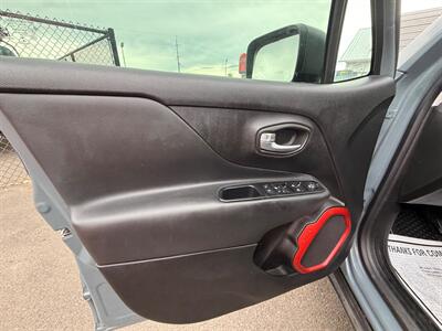 2017 Jeep Renegade Trailhawk   - Photo 12 - Albany, OR 97322