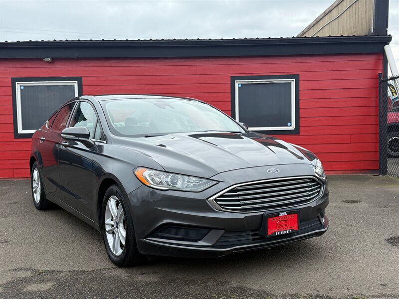 2018 Ford Fusion SE   - Photo 1 - Albany, OR 97322
