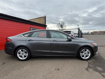 2018 Ford Fusion SE   - Photo 2 - Albany, OR 97322