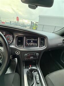 2018 Dodge Charger SXT   - Photo 17 - Albany, OR 97322