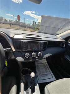 2017 Toyota RAV4 LE   - Photo 13 - Albany, OR 97322