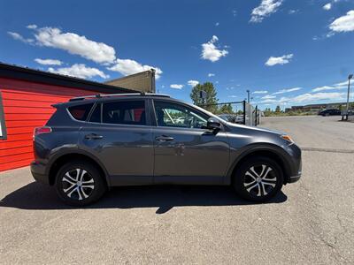 2017 Toyota RAV4 LE   - Photo 2 - Albany, OR 97322