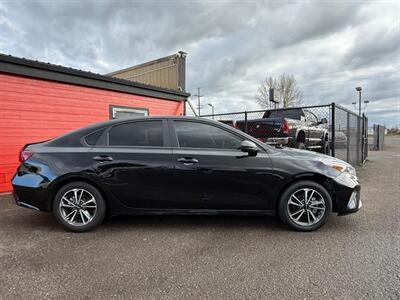 2023 Kia Forte LXS   - Photo 3 - Albany, OR 97322