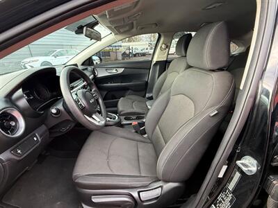 2023 Kia Forte LXS   - Photo 7 - Albany, OR 97322